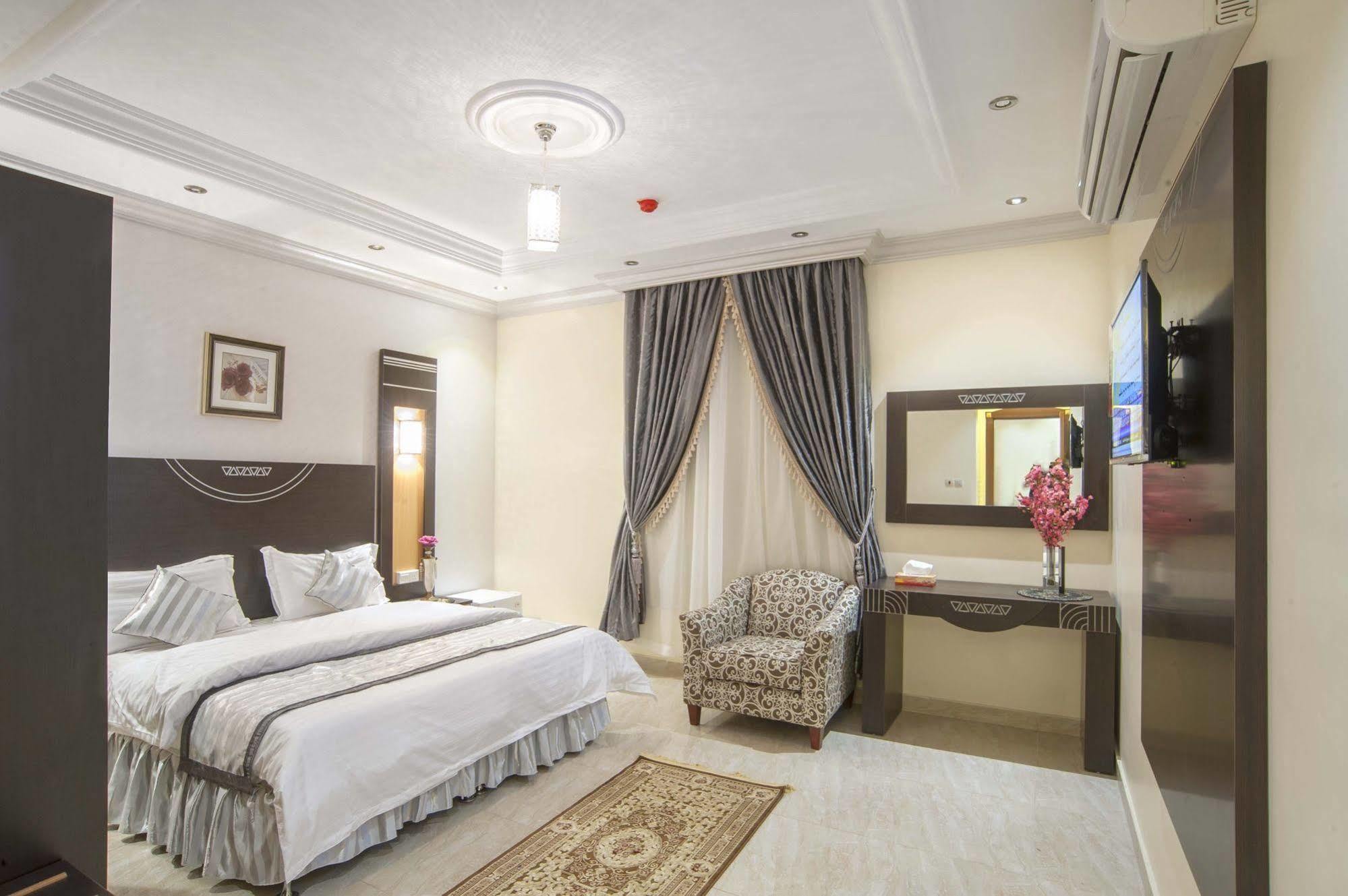 Al Ezzah Palace Hotel Suites Dschidda Exterior foto