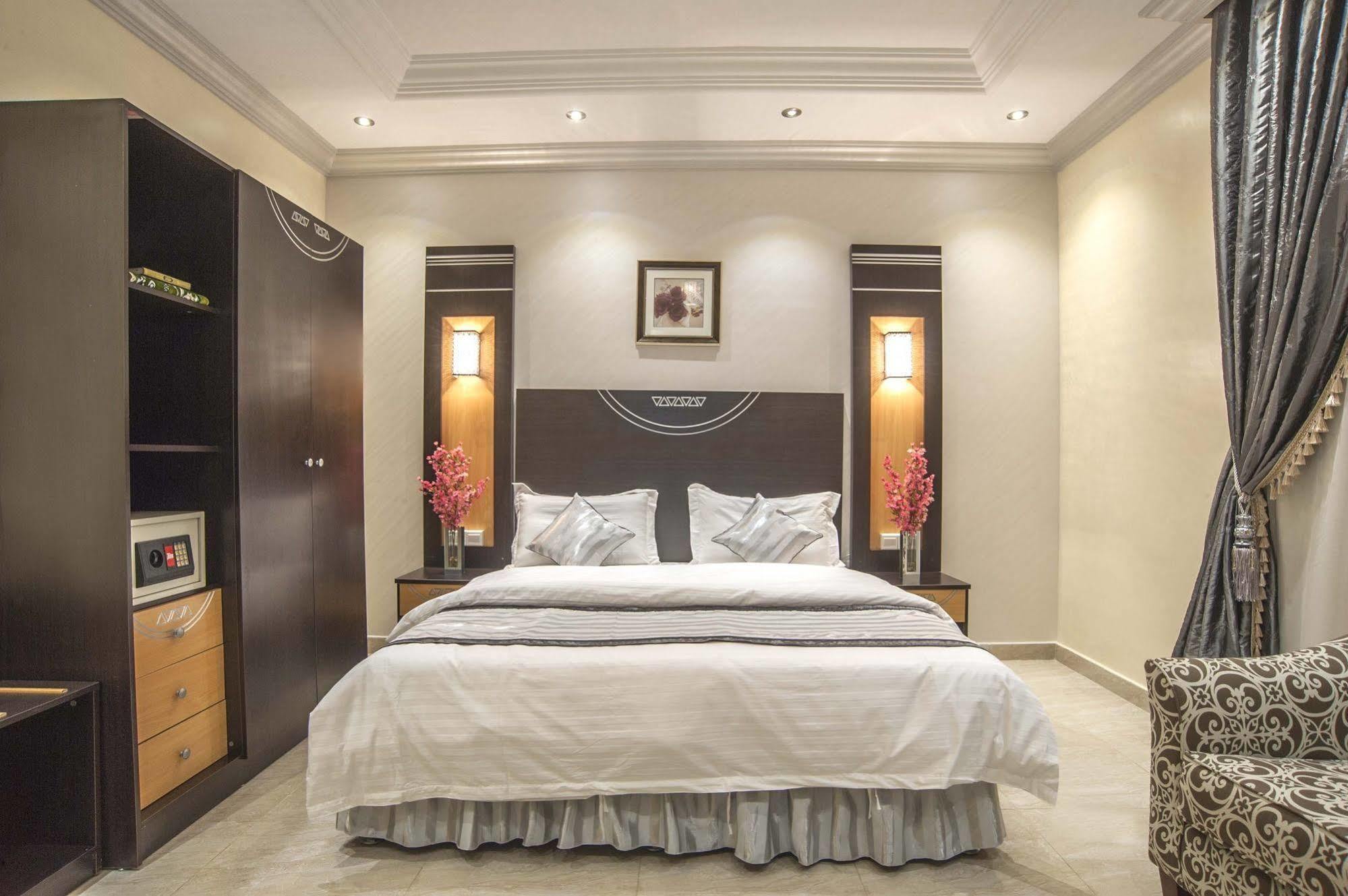 Al Ezzah Palace Hotel Suites Dschidda Exterior foto
